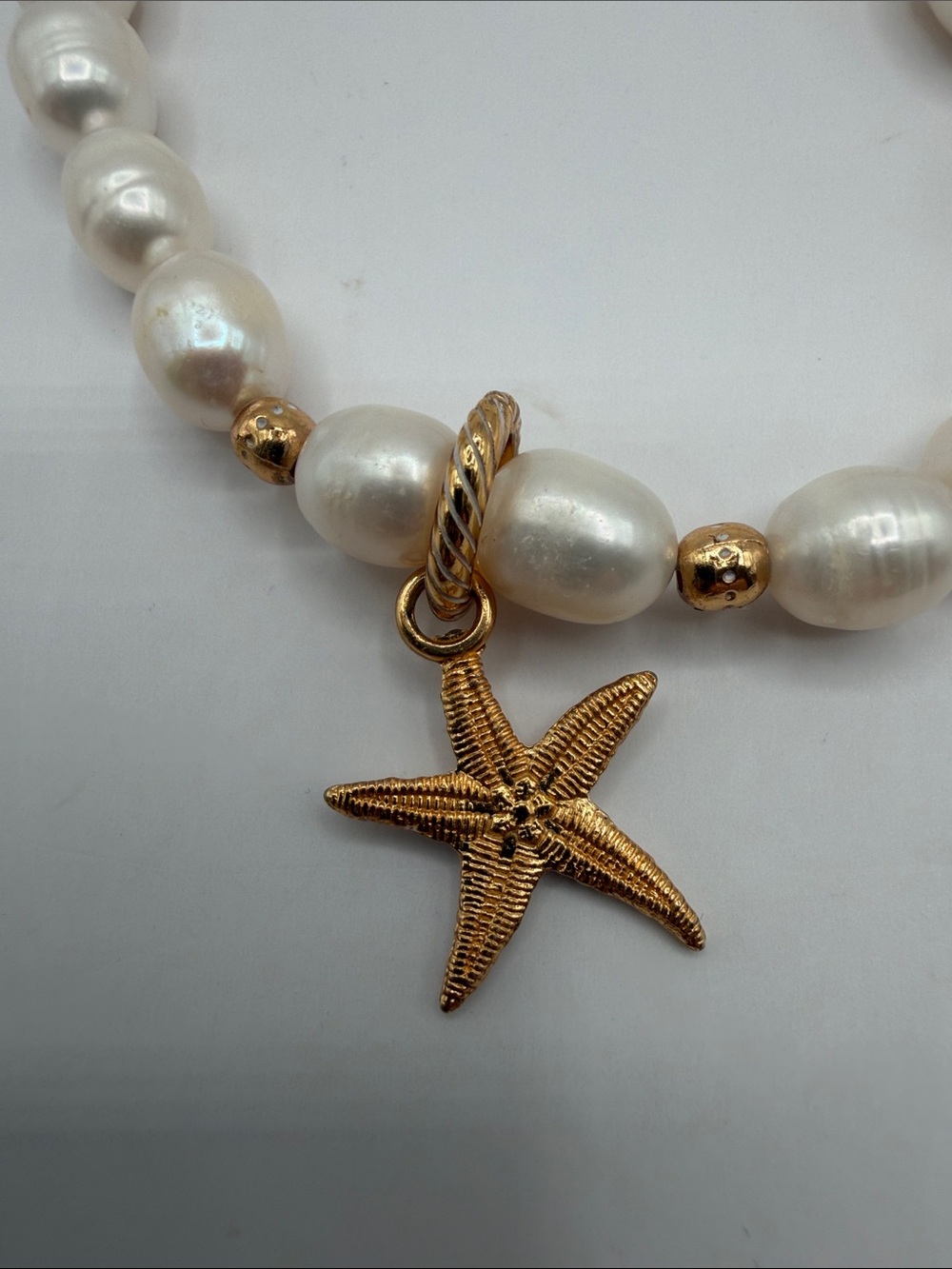 NWOT Brighton Under the Sea Pearl & Gold Starfish Charm Stretch Bracelet - Picture 5 of 8